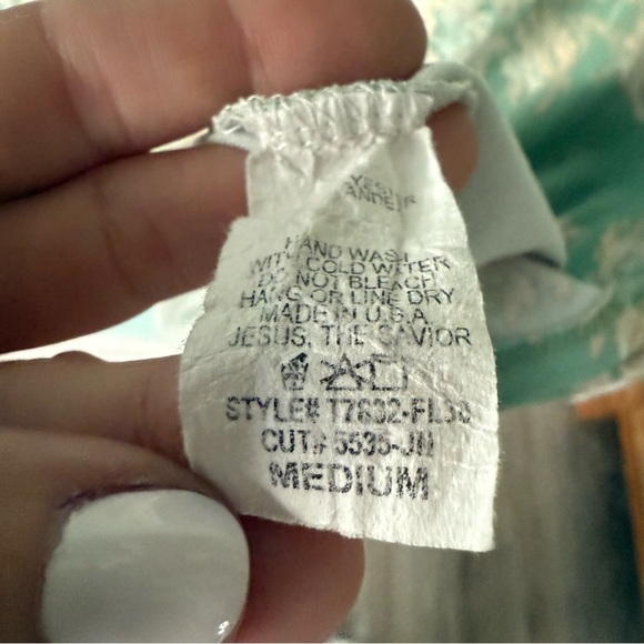 Reb & J Floral Patterned Women's Short Sleeve Top - Green and Cream Size Medium - Picture 4 of 5